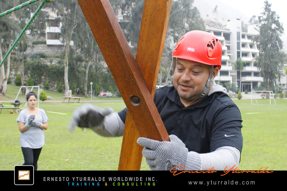Team Building LATAM con Talleres de Cuerdas Bajas para cohesión y colaboración efectiva