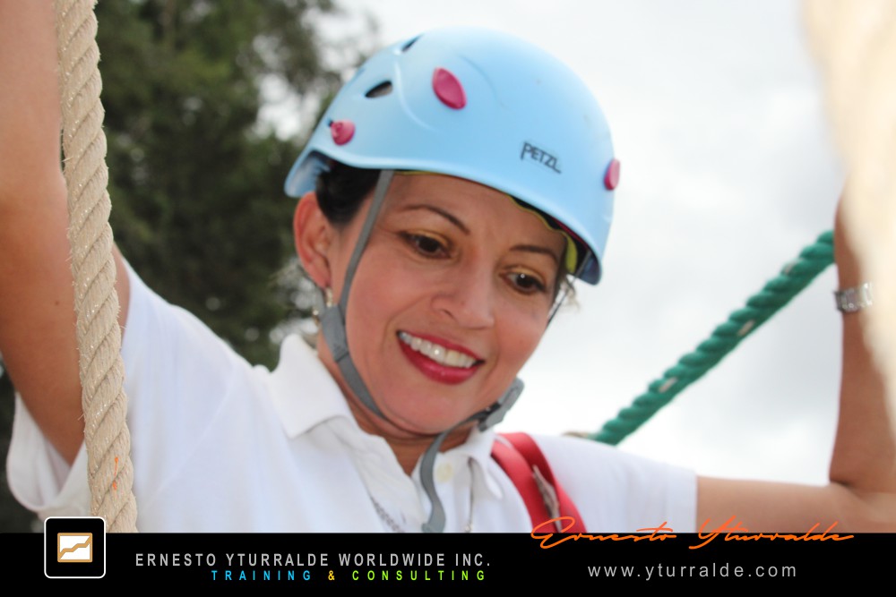 Sesiones vivenciales de Team Building con Talleres de Cuerdas Bajas para empresas