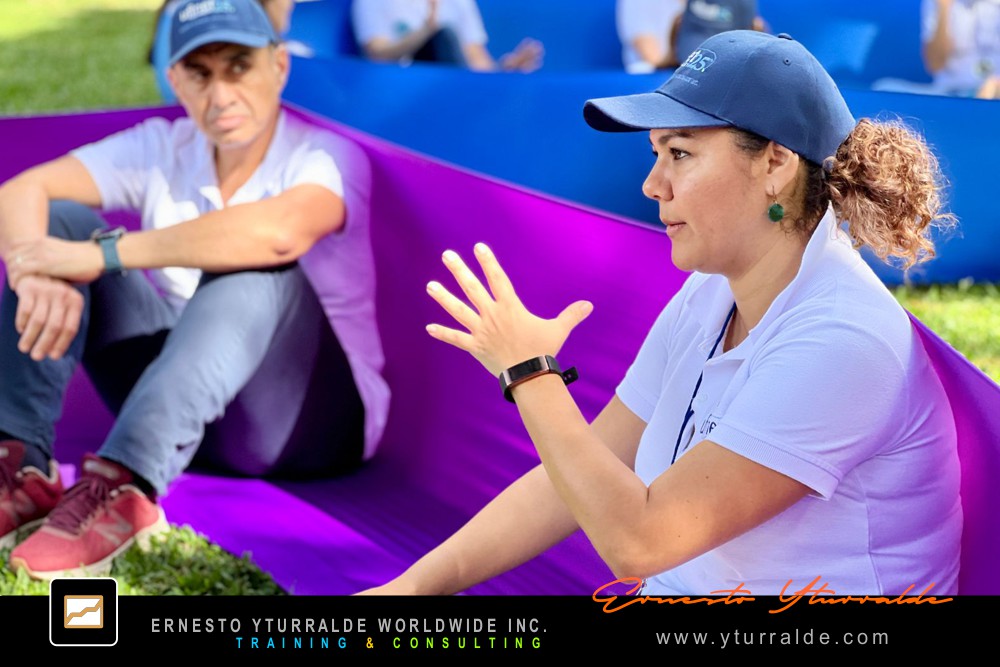 Experiencias de Team Building con Talleres de Cuerdas Bajas para equipos empresariales